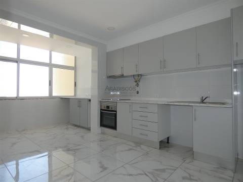 Apartamento T3  - Vista jardim - Varanda - Portimão - Faro - Algarve