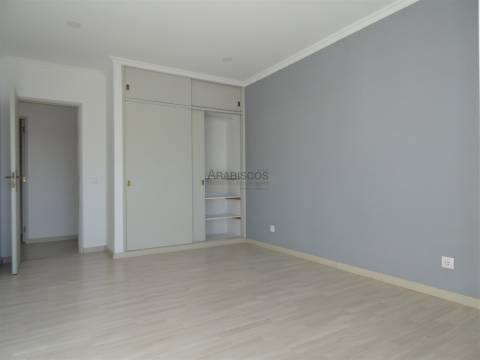 Apartamento T3  - Vista jardim - Varanda - Portimão - Faro - Algarve