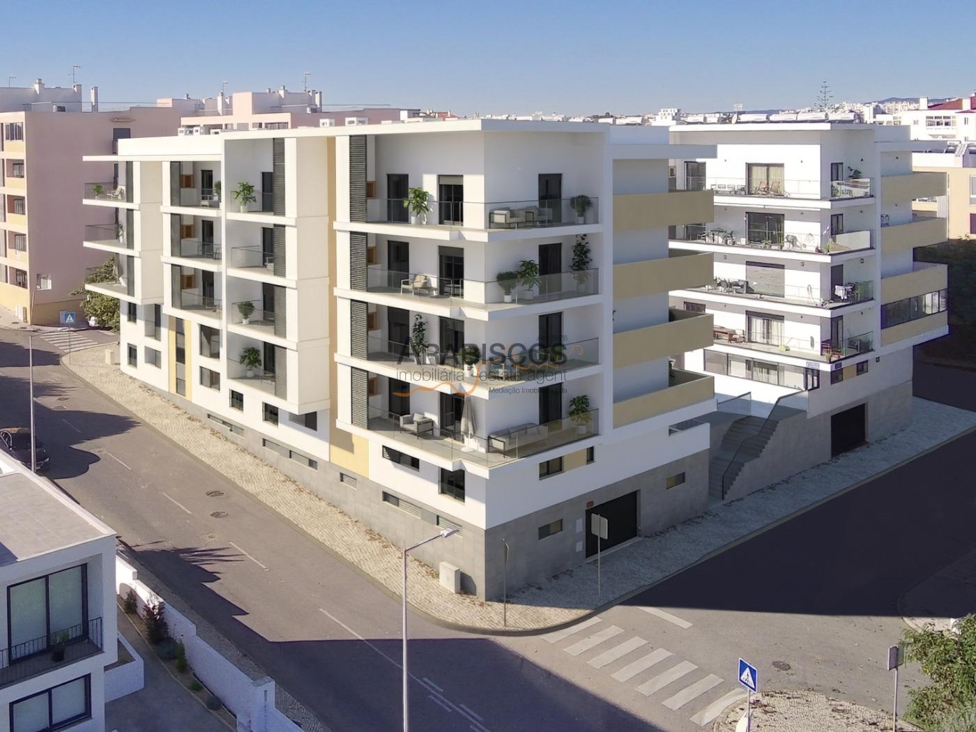 Apartamentos T3 - Varandas com 48m² - Barbecue - Lugar Garagem - Piso Radiante - Portimão - Algarve