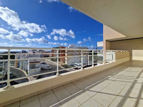 Apartamento T3 - Vista Mar - Varandas com 60 m2 - Ar Condicionado - 3 Suítes - Alvor - Algarve