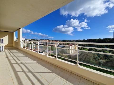 Apartamento T3 - Vista Mar - Varandas com 60 m2 - Ar Condicionado - 3 Suítes - Alvor - Algarve