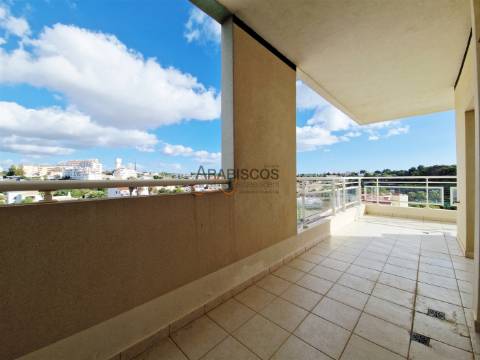 Apartamento T3 - Vista Mar - Varandas com 60 m2 - Ar Condicionado - 3 Suítes - Alvor - Algarve