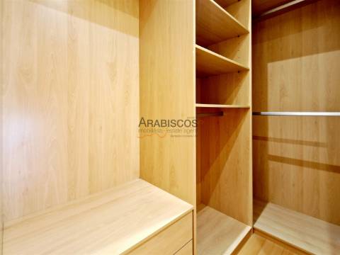 Apartamento T3 - Vista Mar - Varandas com 60 m2 - Ar Condicionado - 3 Suítes - Alvor - Algarve