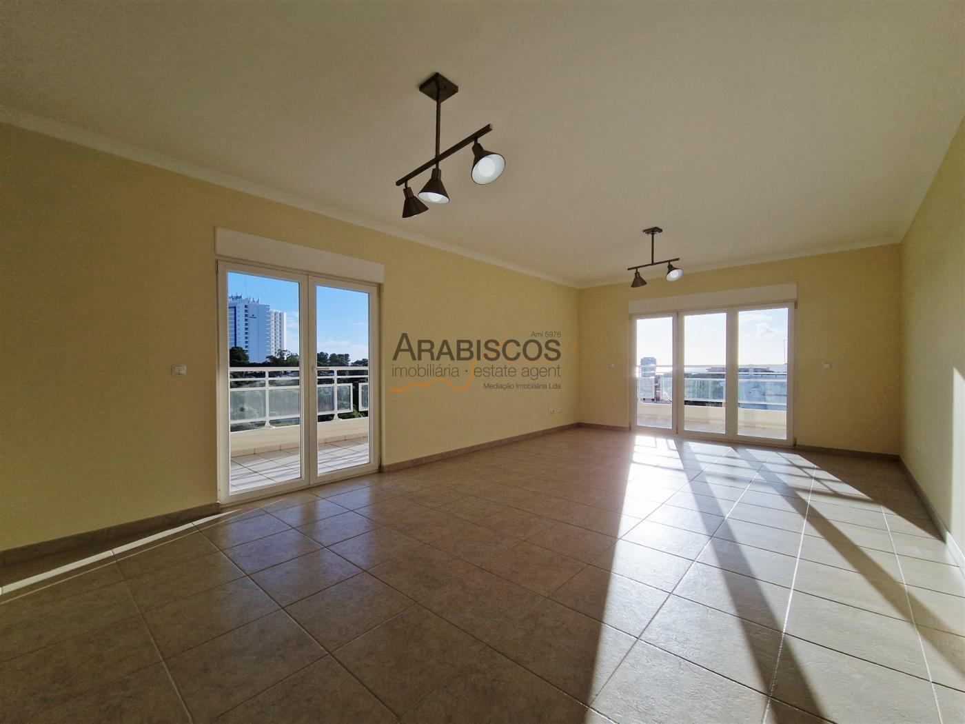 Apartamento T3 - Vista Mar - Varandas com 60 m2 - Ar Condicionado - 3 Suítes - Alvor - Algarve