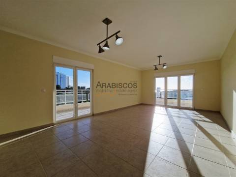 Apartamento T3 - Vista Mar - Varandas com 60 m2 - Ar Condicionado - 3 Suítes - Alvor - Algarve