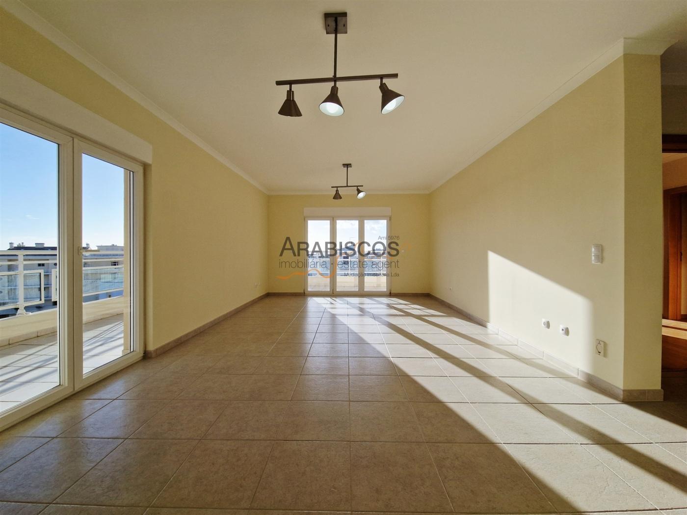 Apartamento T3 - Vista Mar - Varandas com 60 m2 - Ar Condicionado - 3 Suítes - Alvor - Algarve