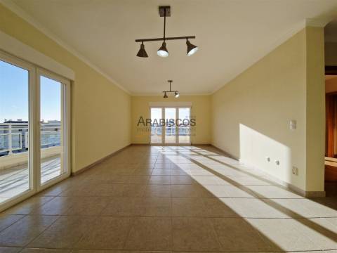 Apartamento T3 - Vista Mar - Varandas com 60 m2 - Ar Condicionado - 3 Suítes - Alvor - Algarve