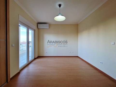 Apartamento T3 - Vista Mar - Varandas com 60 m2 - Ar Condicionado - 3 Suítes - Alvor - Algarve