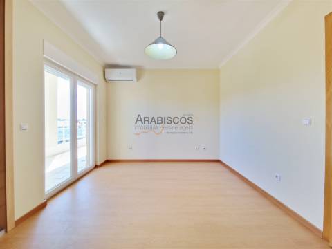 Apartamento T3 - Vista Mar - Varandas com 60 m2 - Ar Condicionado - 3 Suítes - Alvor - Algarve