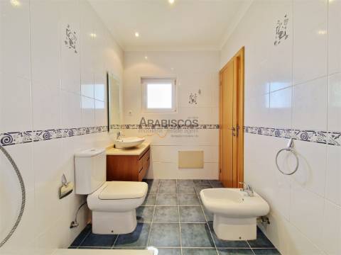 Apartamento T3 - Vista Mar - Varandas com 60 m2 - Ar Condicionado - 3 Suítes - Alvor - Algarve