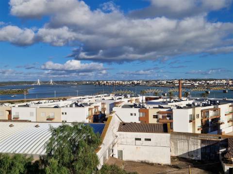 Apartamentos T3 - Vista Rio Arade - Ar Condicionado - 5 Lug. Parqueamento - Portimão - Algarve