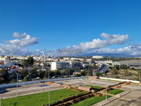Apartamentos T3 - Vista Rio Arade - Ar Condicionado - 5 Lug. Parqueamento - Portimão - Algarve