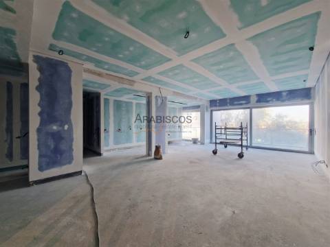 Apartamentos T2+1 - Vista Rio Arade - Ar Condicionado - 3 Lug. Parqueamento - Portimão - Algarve