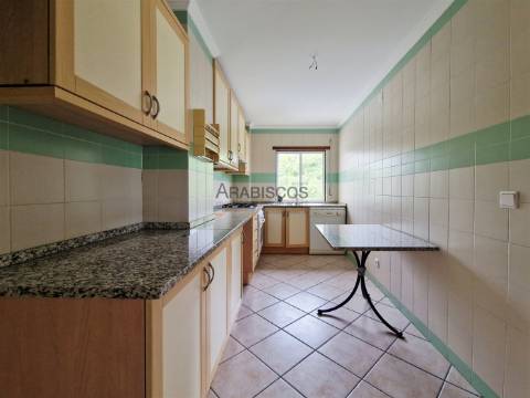 Apartamento T2 - Varandas - Barbecue - Lugar de Garagem - Arrecadação - Albufeira - Algarve
