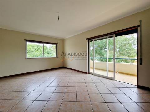 Apartamento T2 - Varandas - Barbecue - Lugar de Garagem - Arrecadação - Albufeira - Algarve