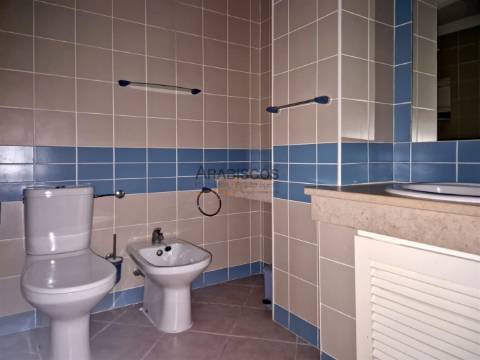 Apartamento T2 - Varandas - Barbecue - Lugar de Garagem - Arrecadação - Albufeira - Algarve