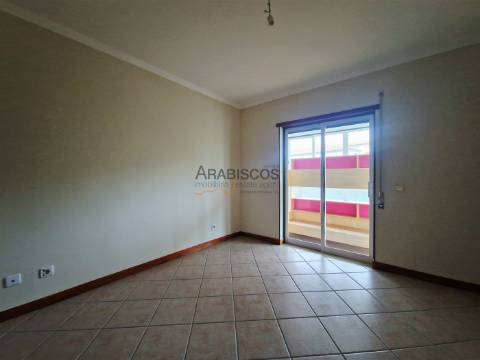 Apartamento T2 - Varandas - Barbecue - Lugar de Garagem - Arrecadação - Albufeira - Algarve