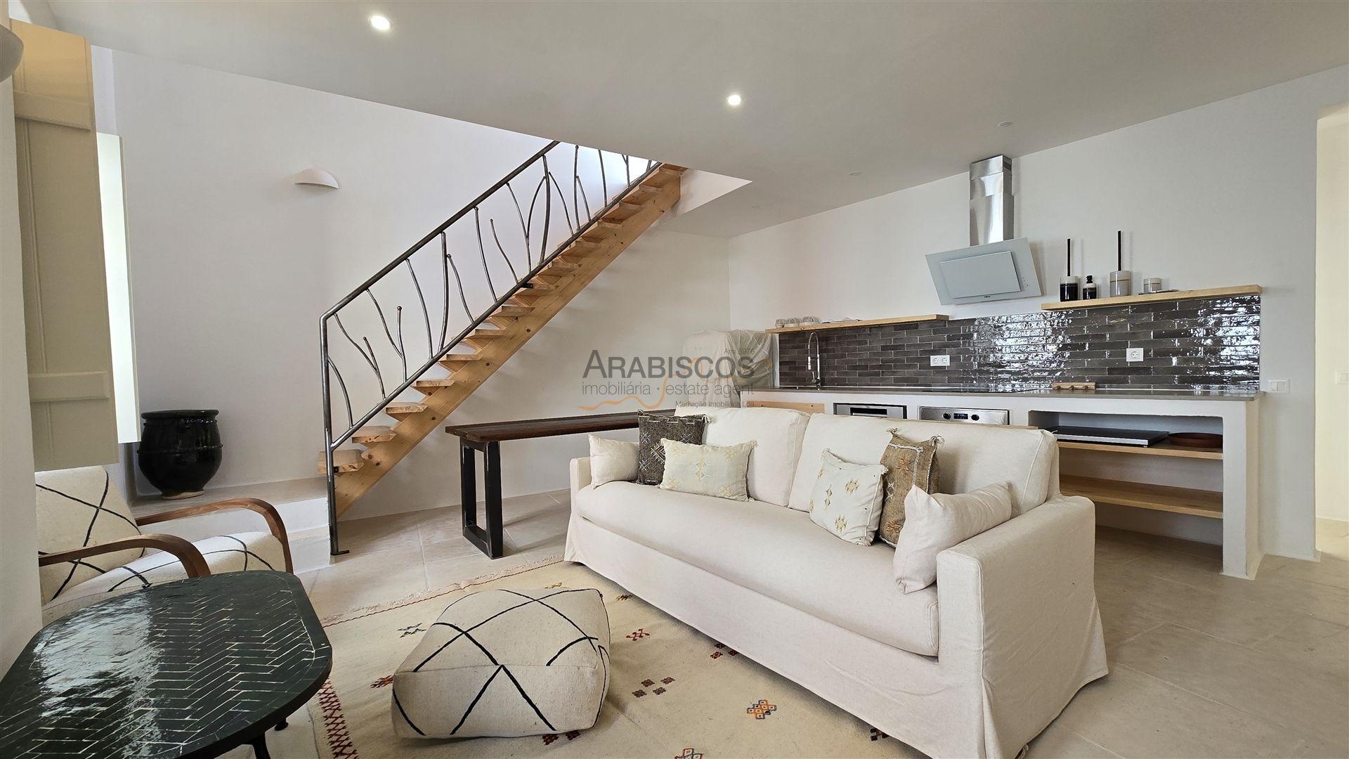 Arrendamento anual - Moradia T2 - Nova Construção - Tradicional - 2 Pisos - Portimão - Centro