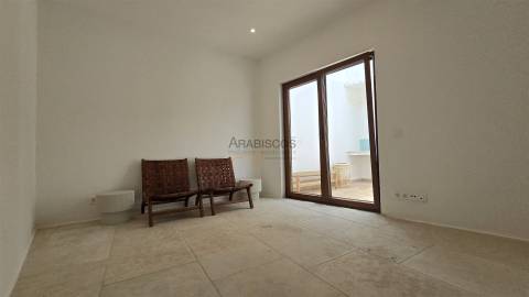 Arrendamento anual - Moradia T2 - Nova Construção - Tradicional - 2 Pisos - Portimão - Centro