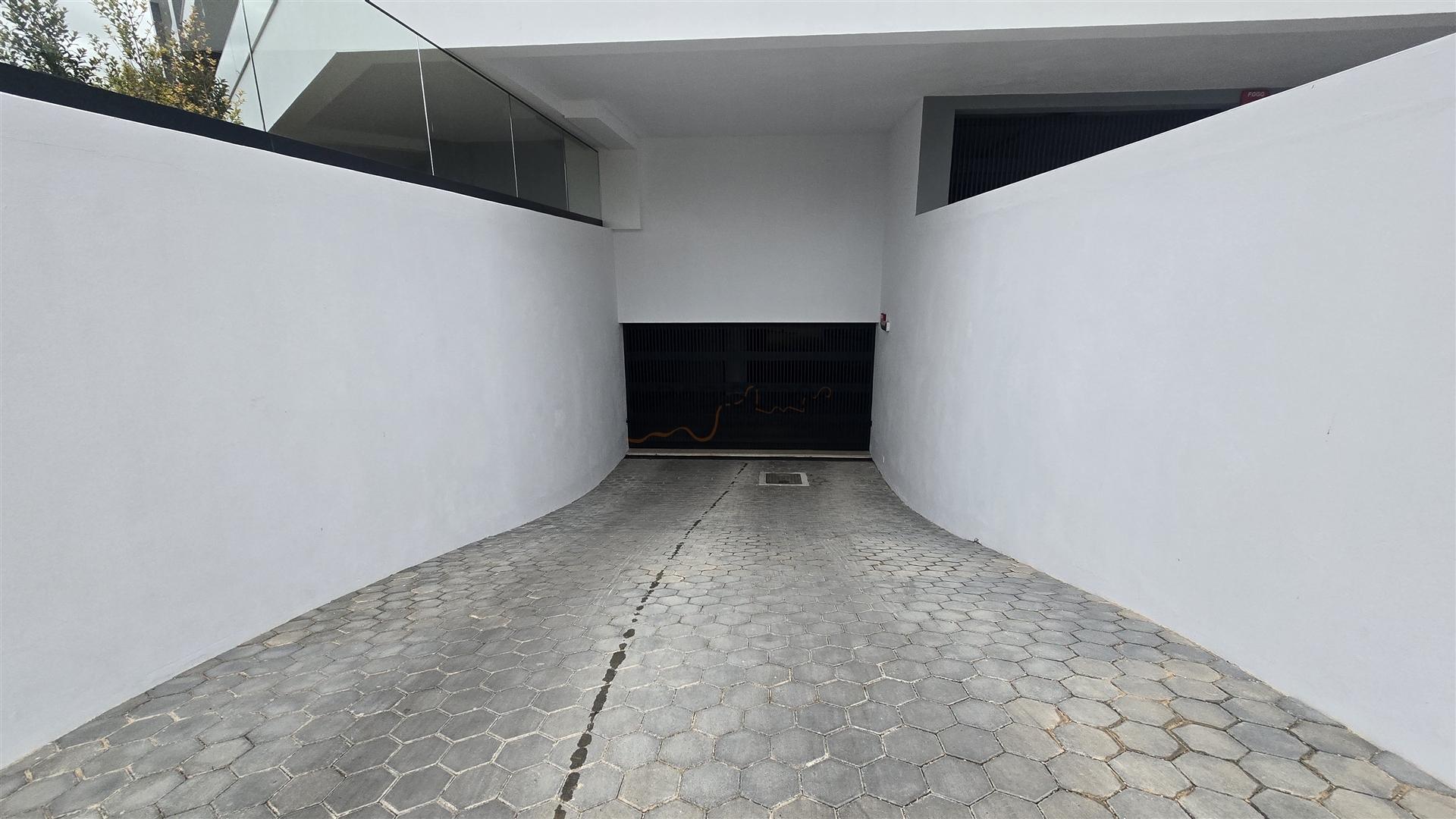 Arrendamento - Arrecadação - Centro de Alvor - Portimão