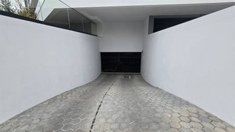 Arrendamento - Arrecadação - Centro de Alvor - Portimão