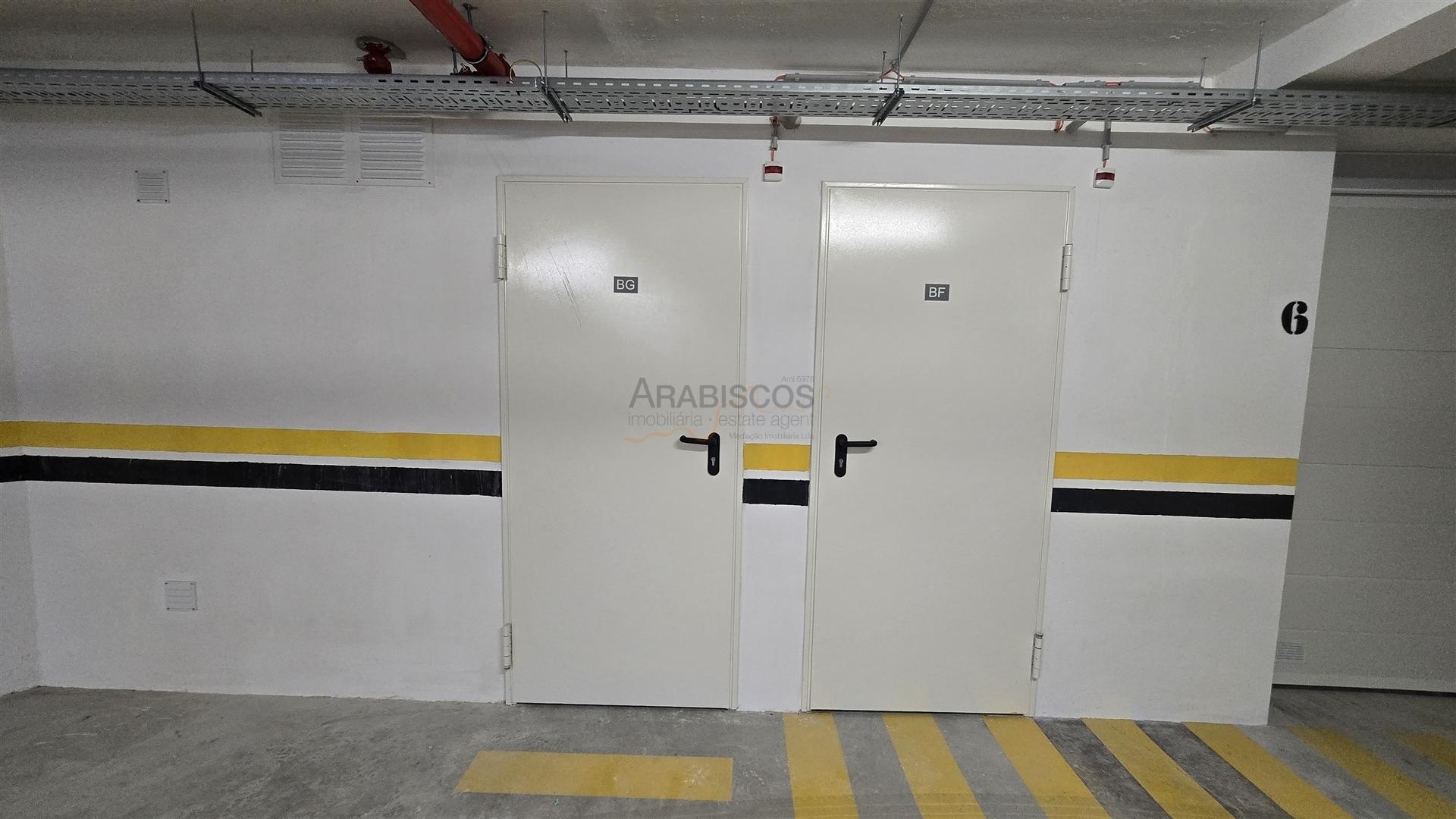 Arrendamento - Arrecadação - Centro de Alvor - Portimão