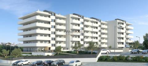 Apartamentos T2 -Terraço com 90 m2 - Jacuzzi - Piscina - 1 Lugar Garagem - Vale Lagar - Portimão