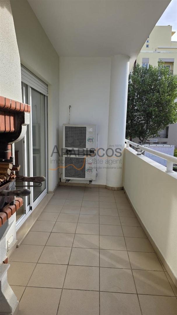 Excelente Apartamento T1  – Piscina - Garagem -  Centro de Armação de Pera - perto de praia