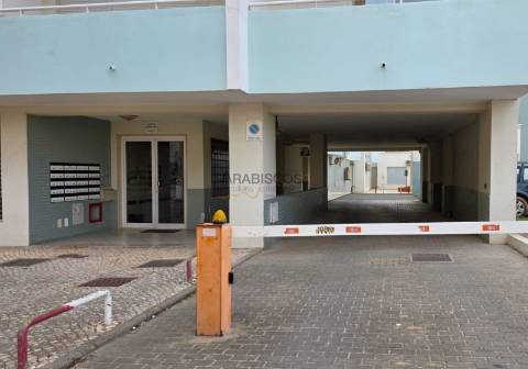 Excelente Apartamento T1  – Piscina - Garagem -  Centro de Armação de Pera - perto de praia