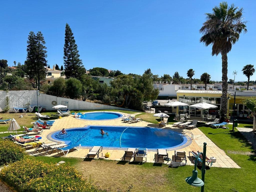 Apartamento T1 - Piscina - Jardins - Estacionamento - Montes de Alvor - Alvor