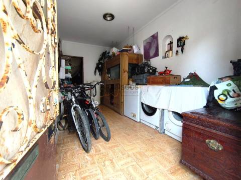 Moradia T4 - Remodelar - Centro - Terraço - Portimão