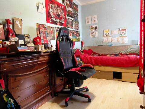 Moradia T4 - Remodelar - Centro - Terraço - Portimão