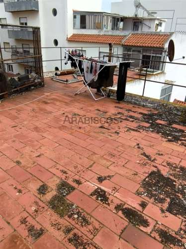 Moradia T4 - Remodelar - Centro - Terraço - Portimão