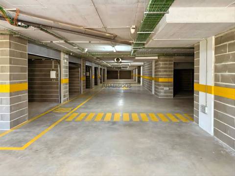Garagens Fechadas (BOX) - Áreas desde 16.5 m2 - Portimão - Portimão