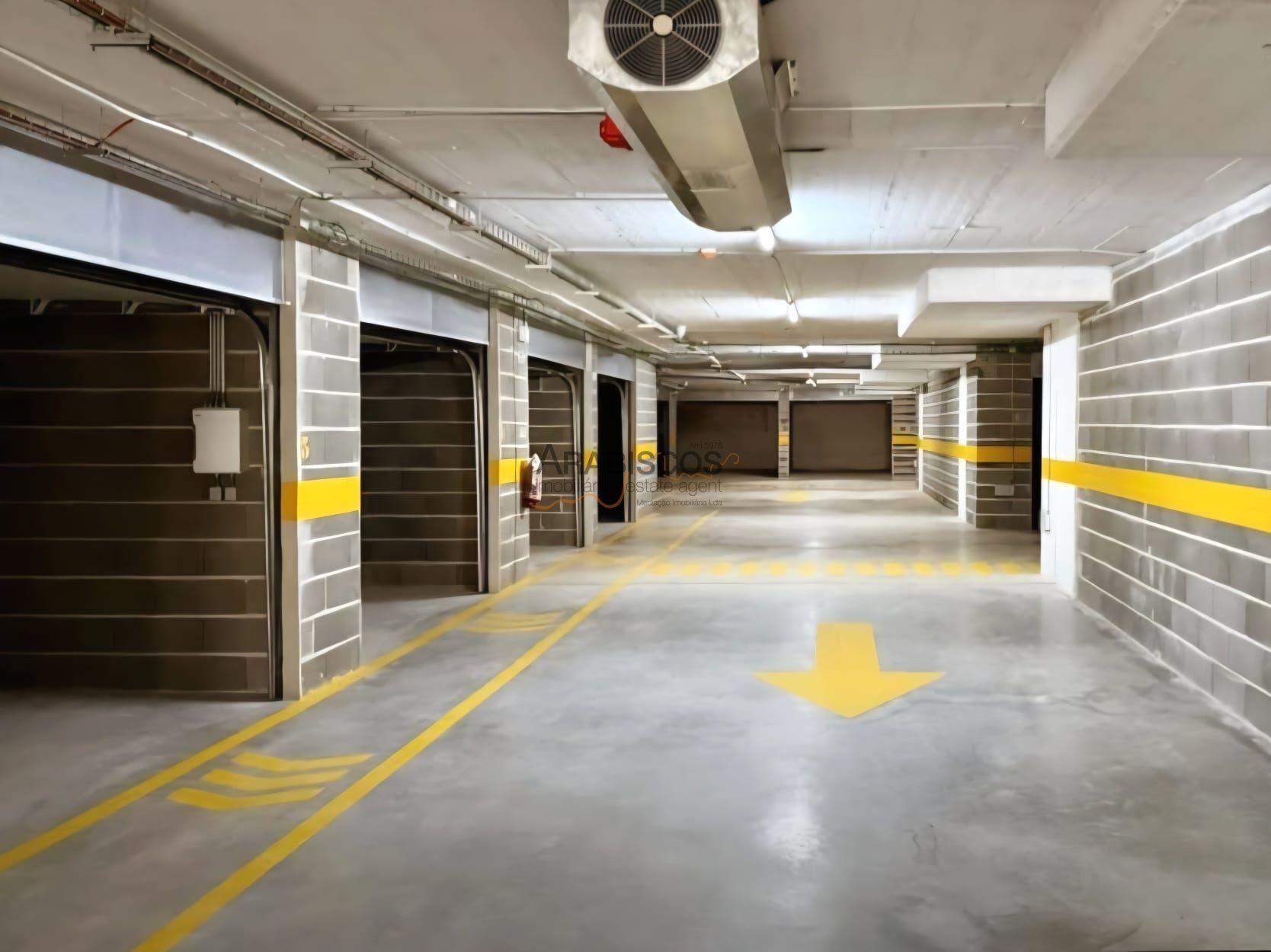 Garagens Fechadas (BOX) - Áreas desde 16.5 m2 - Portimão - Portimão