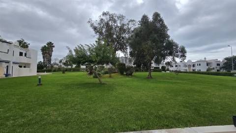 Apartamento T2 - mobilado e equipado - Urb. St. António - Montes de Alvor - Alvor