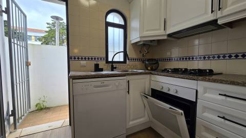 Apartamento T2 - mobilado e equipado - Urb. St. António - Montes de Alvor - Alvor
