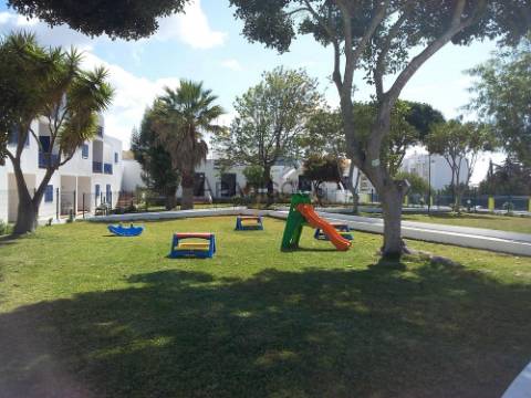 Apartamento T0 - Condomínio Fechado - Terraço privado - Portimão -  Algarve