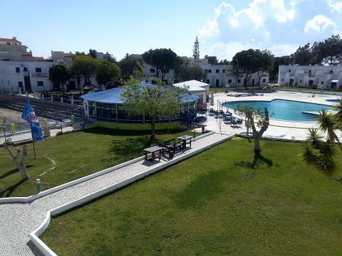 Apartamento T0 - Condomínio Fechado - Terraço privado - Portimão -  Algarve