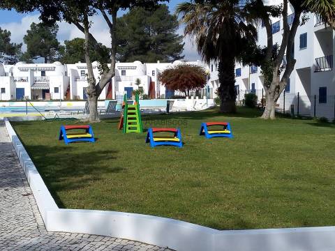 Apartamento T0 - Condomínio Fechado - Terraço privado - Portimão -  Algarve