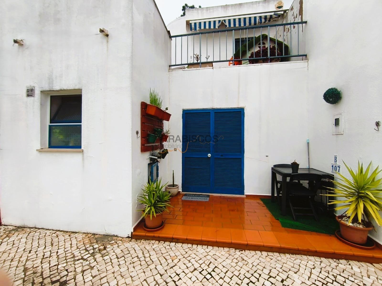 Apartamento T0 - Condomínio Fechado - Terraço privado - Portimão -  Algarve