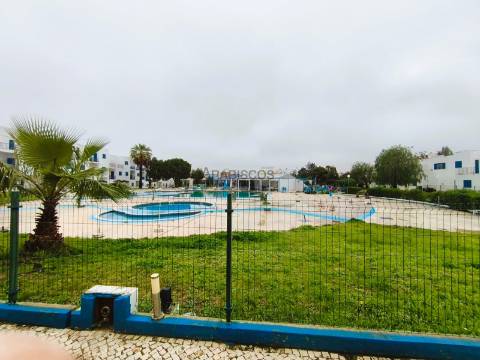 Apartamento T0 - Condomínio Fechado - Terraço privado - Portimão -  Algarve