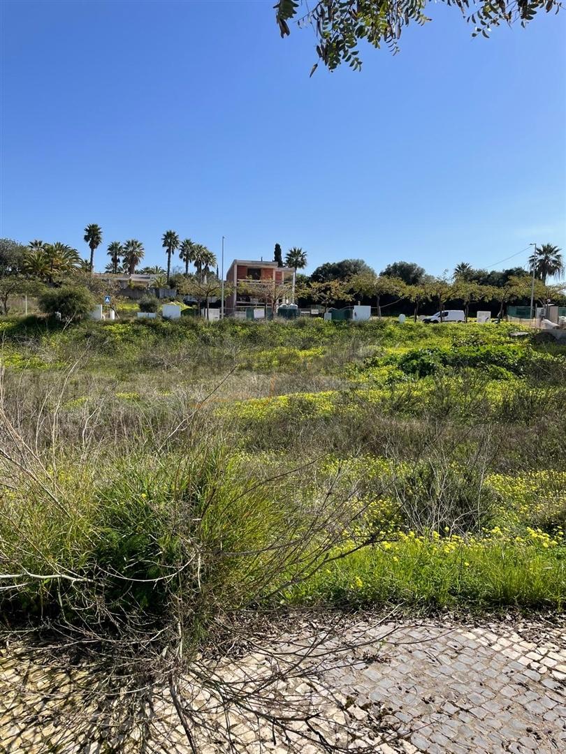 Terreno Urbano - Construção Moradia Isolada - Guia - Albufeira