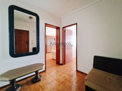 Apartamento T2 - Varanda - 2 Despensas - Boas Áreas - Quinta do Amparo - Portimão - Algarve