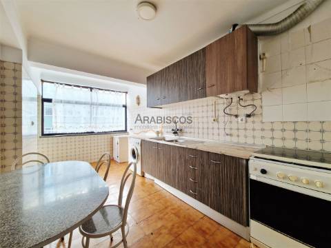 Apartamento T2 - Varanda - 2 Despensas - Boas Áreas - Quinta do Amparo - Portimão - Algarve