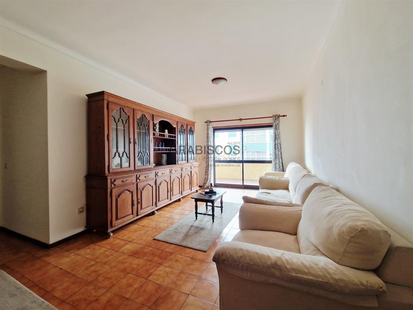 Apartamento T2 - Varanda - 2 Despensas - Boas Áreas - Quinta do Amparo - Portimão - Algarve