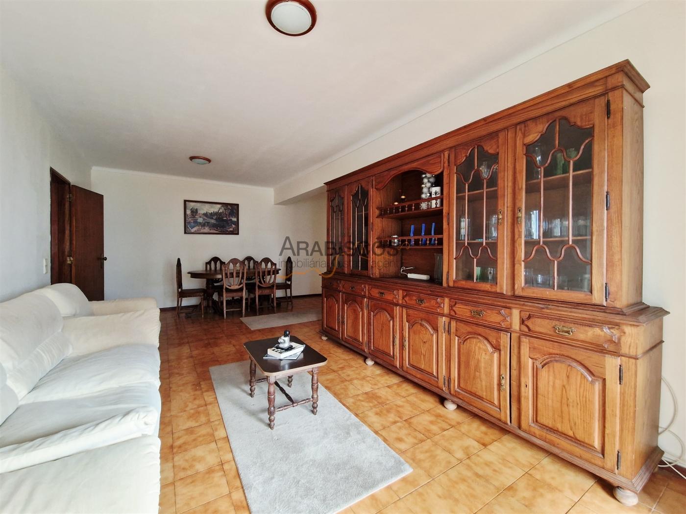 Apartamento T2 - Varanda - 2 Despensas - Boas Áreas - Quinta do Amparo - Portimão - Algarve