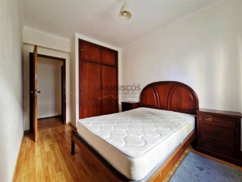 Apartamento T2 - Varanda - 2 Despensas - Boas Áreas - Quinta do Amparo - Portimão - Algarve