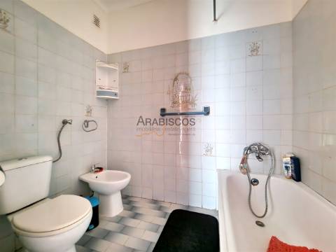 Apartamento T2 - Varanda - 2 Despensas - Boas Áreas - Quinta do Amparo - Portimão - Algarve
