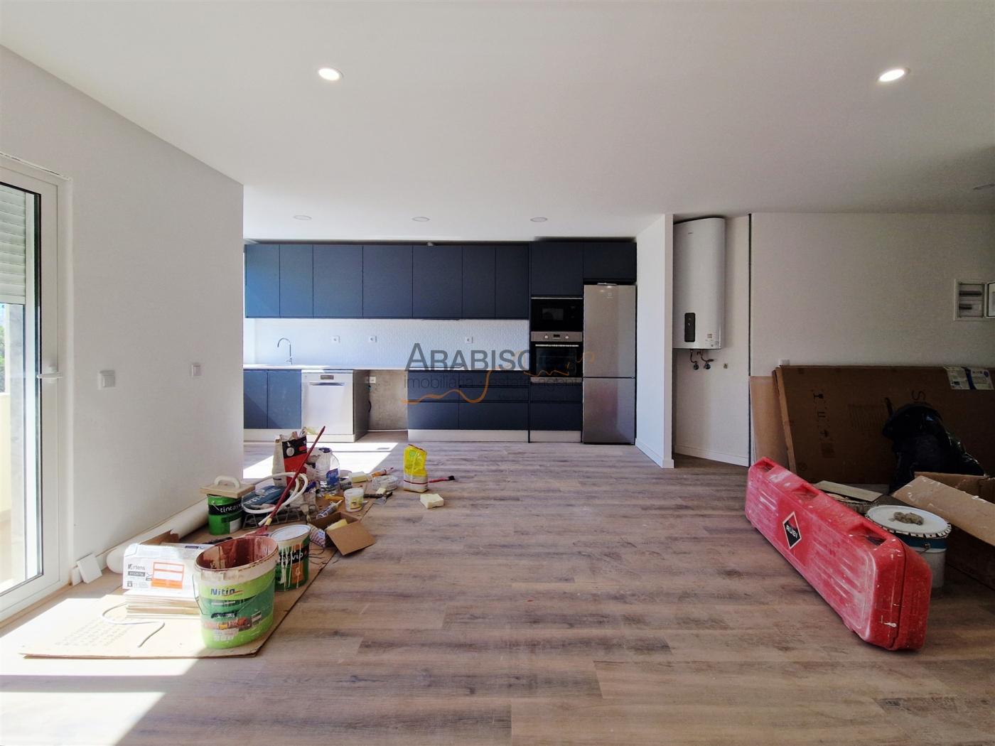 Apartamento T2 - Remodelação Total - Cozinha Equipada - Boavista - Portimão - Algarve